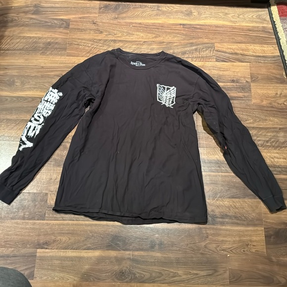 Attack on titan long sleeve shirt - Picture 1 of 6